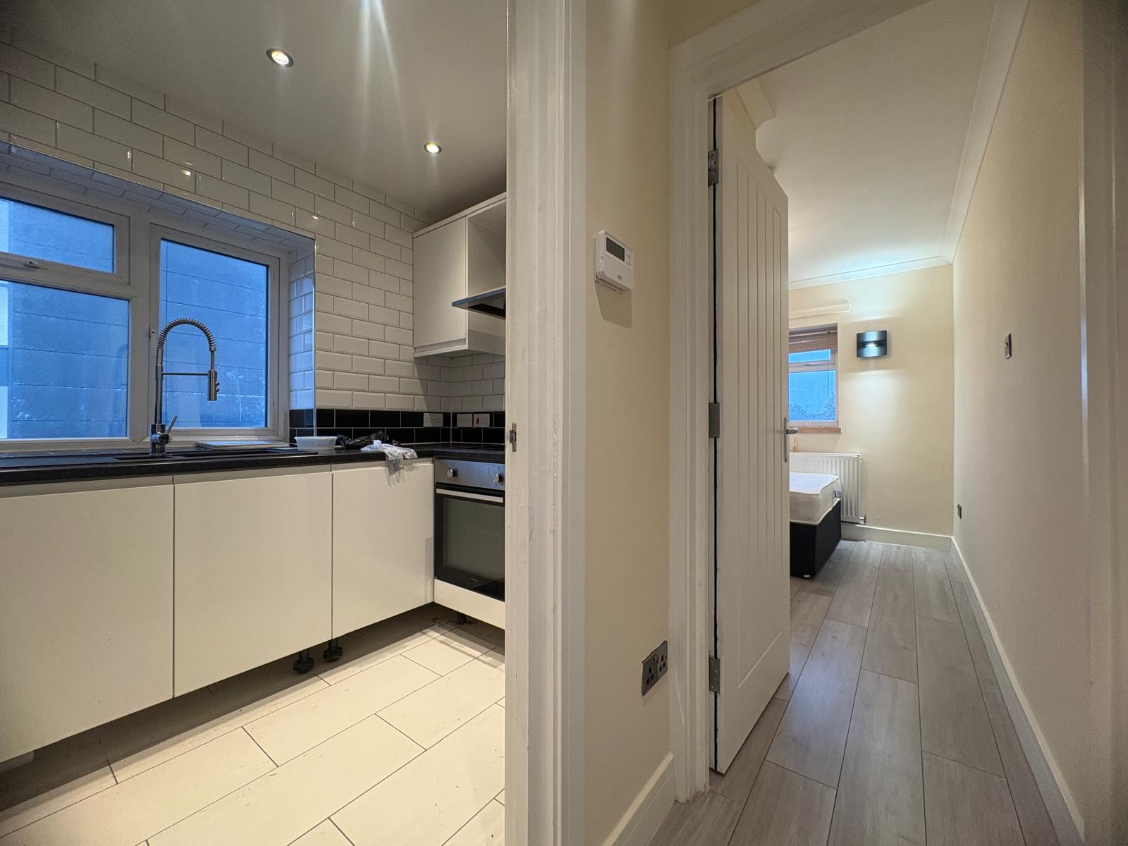 Flat Uxbridge Road in Greater London