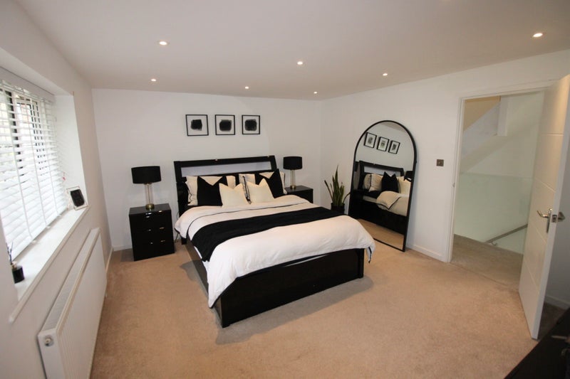 Room Higher Drive in Greater London