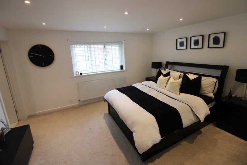 Room Higher Drive in Greater London