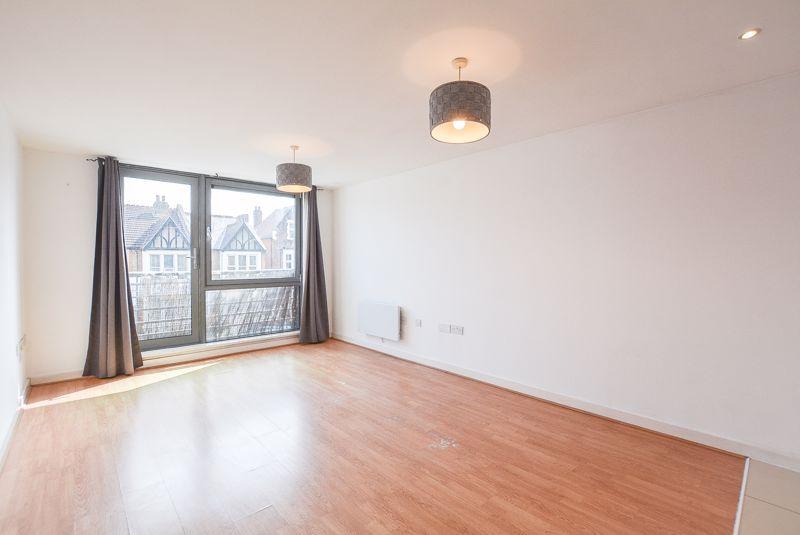 Flat Southchurch Road in Southend-on-Sea
