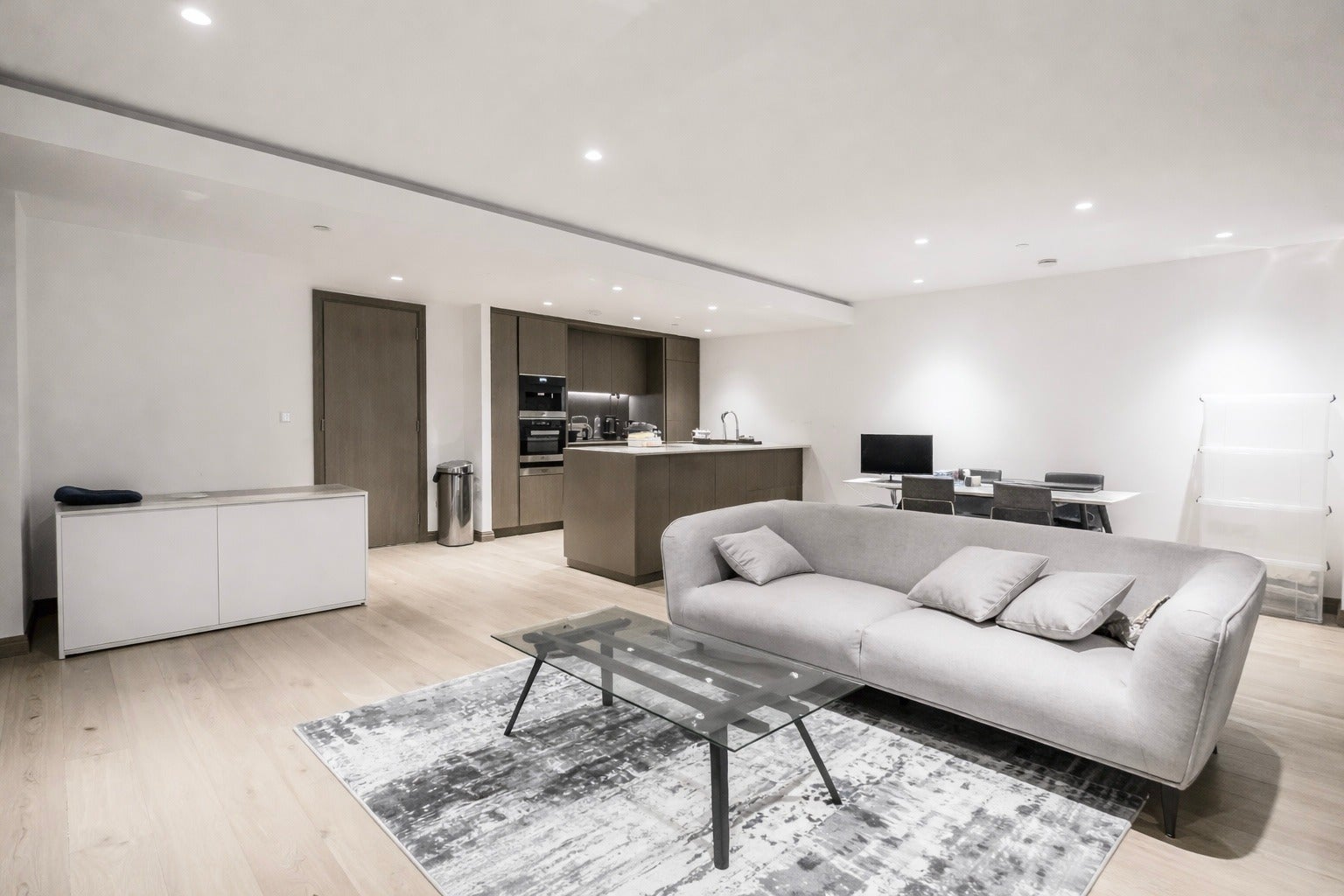 Flat Blackfriars Road in Greater London