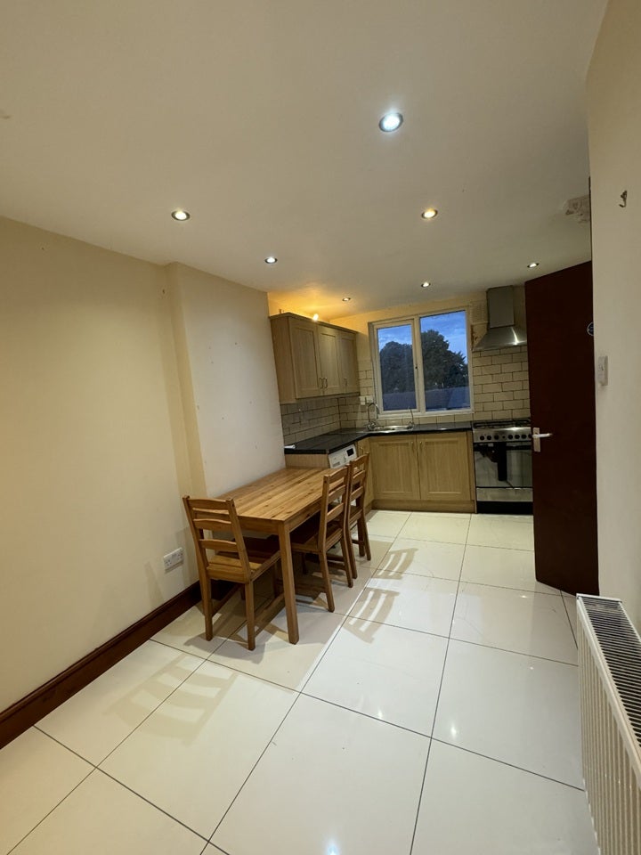 Flat Rye Lane in Greater London
