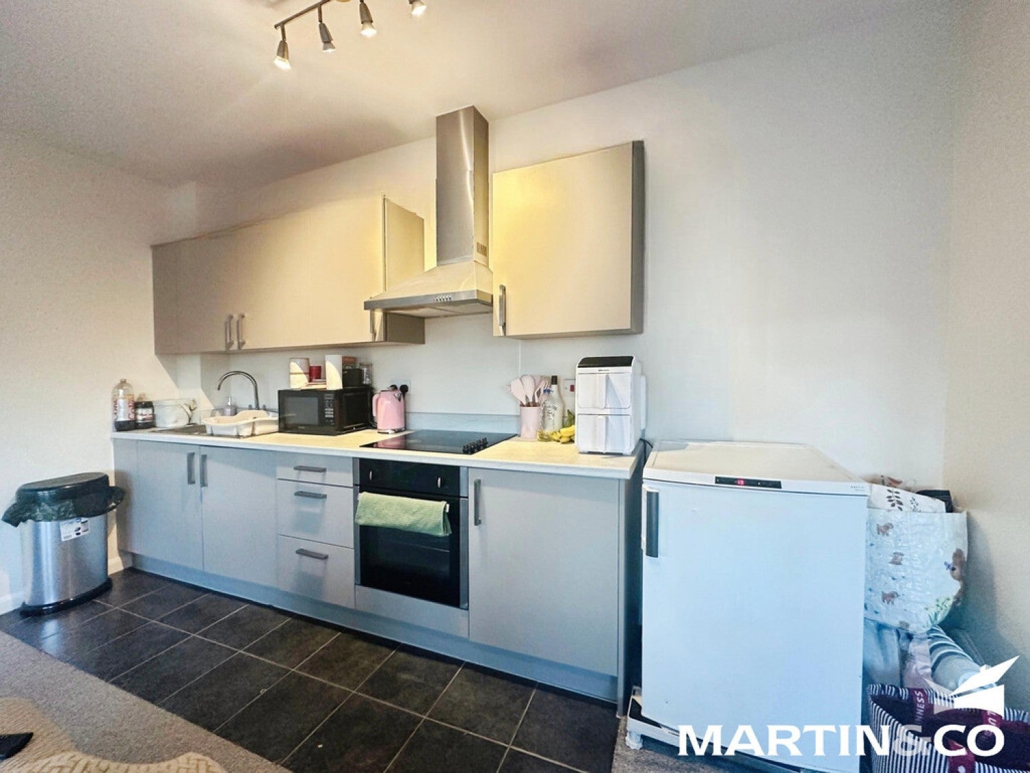 Flat Crittall Road in Witham