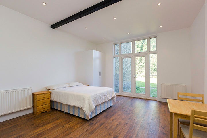 Flat Dartmouth Road in Greater London