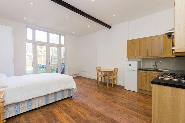Flat Dartmouth Road in Greater London