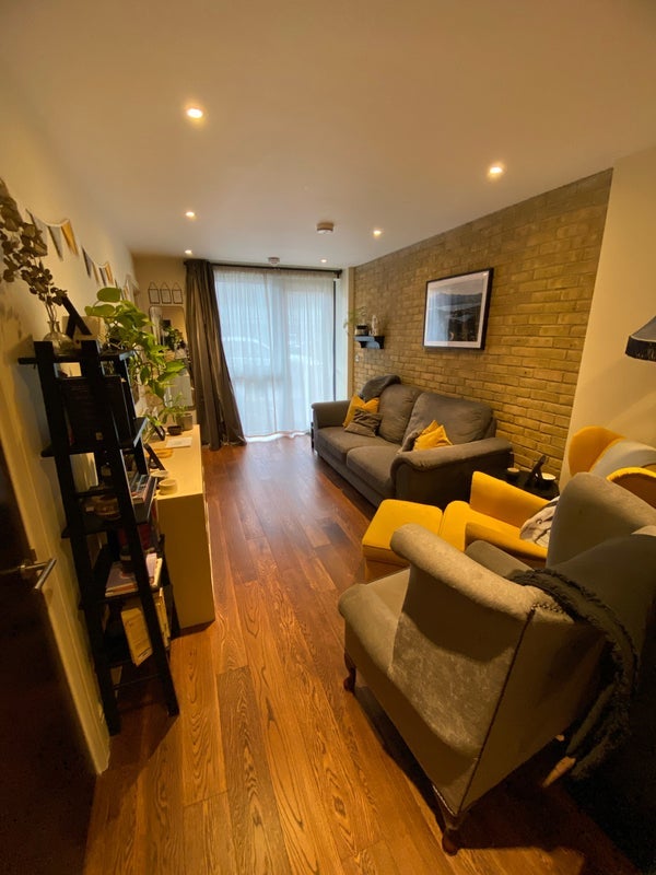 Room Turner Street in Greater London