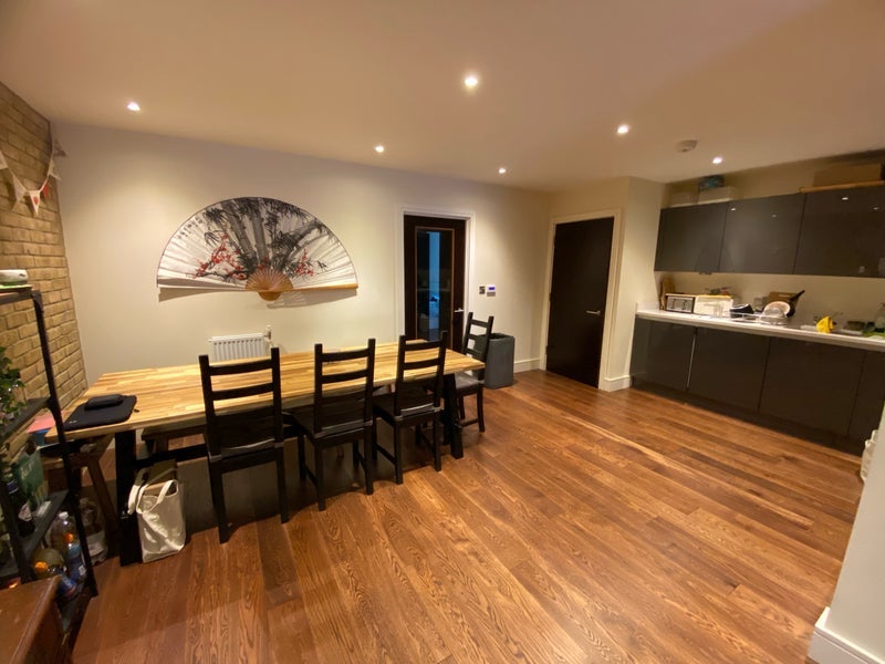Room Turner Street in Greater London