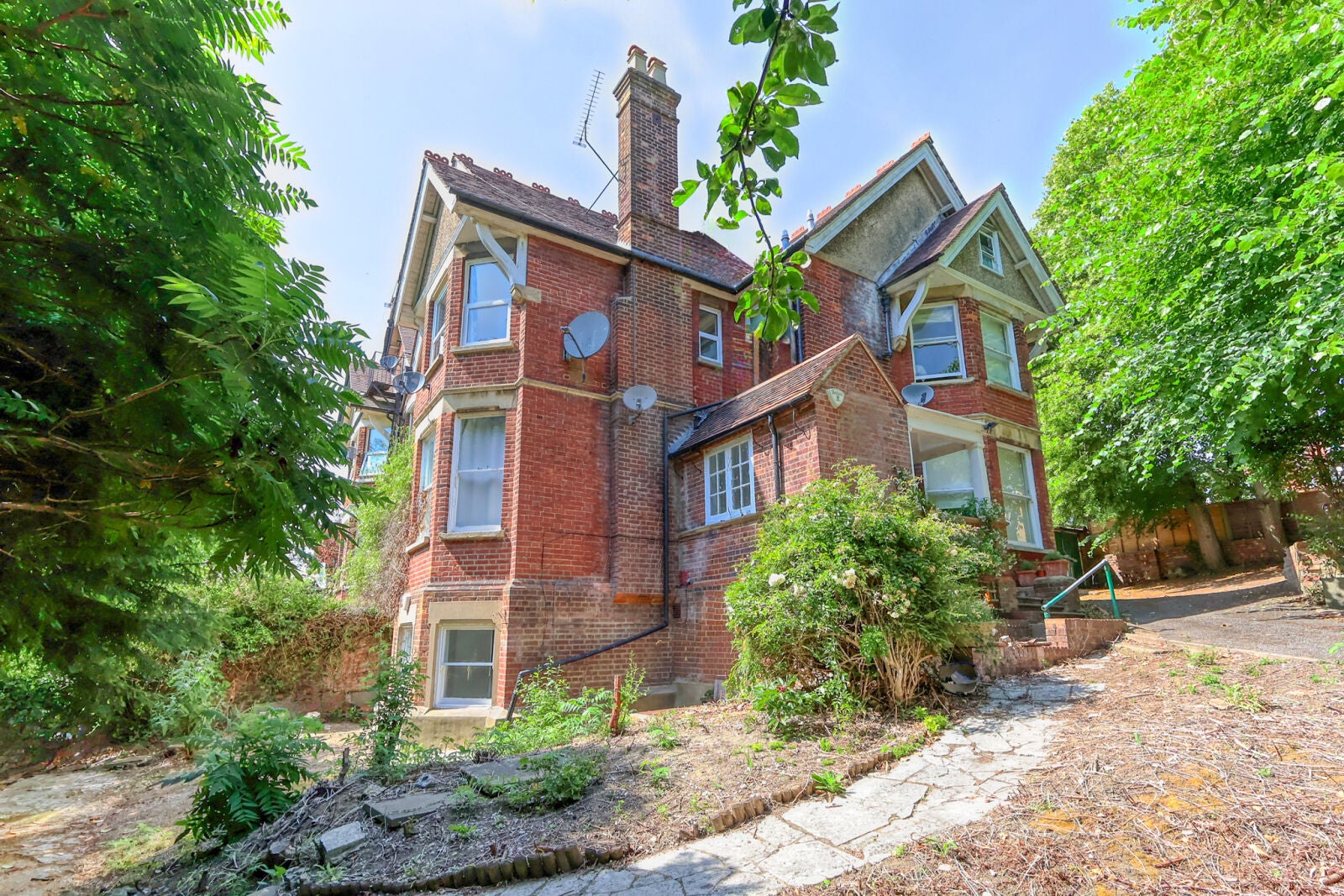 Flat Rectory Avenue in High Wycombe