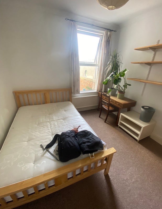 Room Wellington Crescent in Bristol