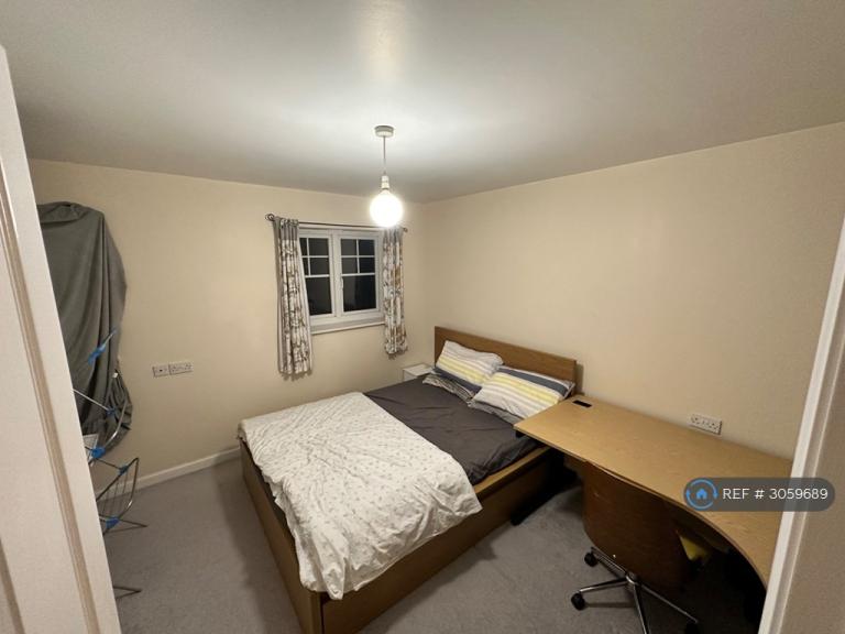 House Hopwood Close in Watford