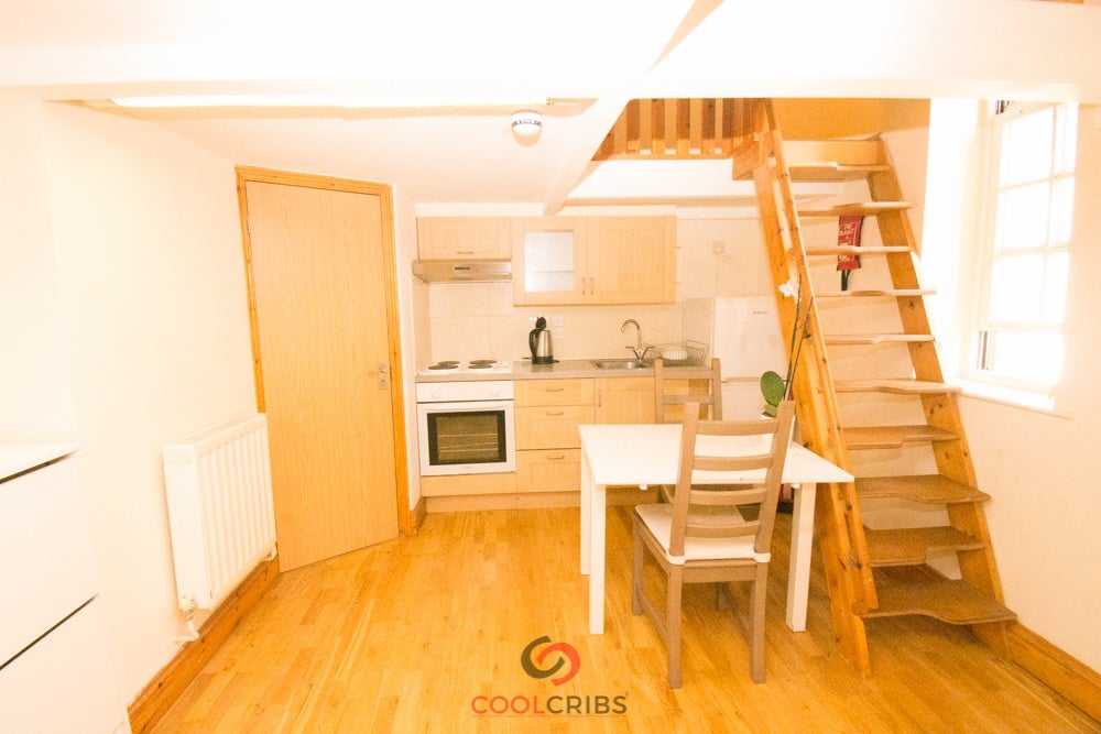 Flat Westbourne Crescent in City of Westminster