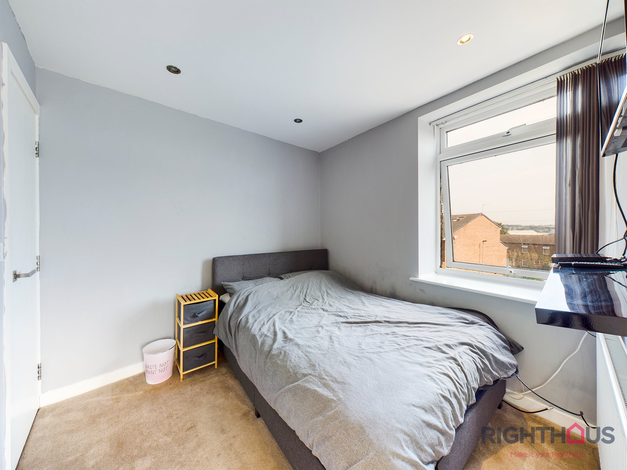 Flat Saddler Street in Bradford