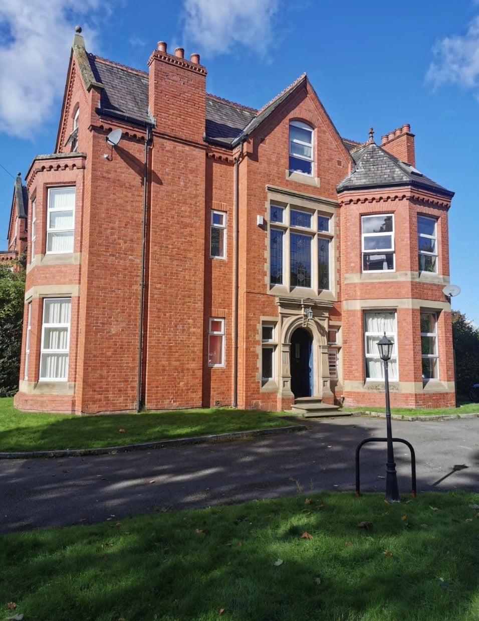 Flat Irlam Road in Trafford