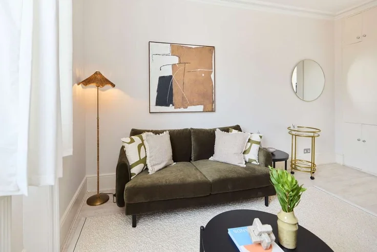 Flat Queensberry Place in Greater London
