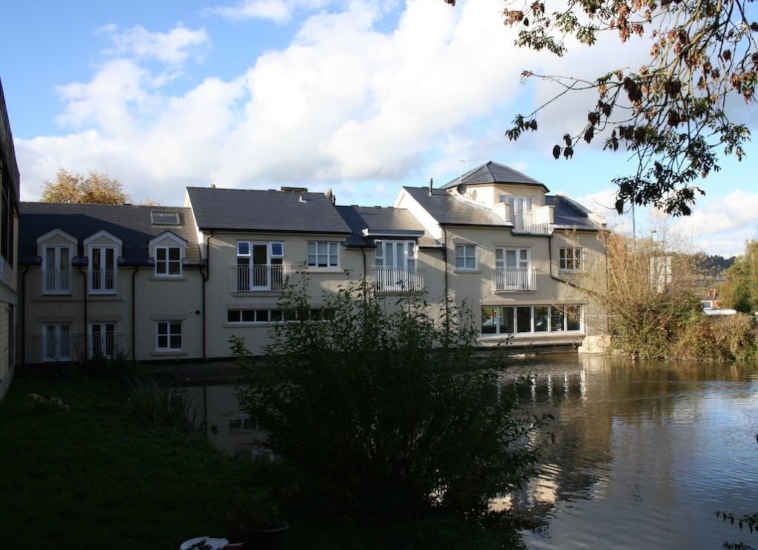 Flat Pulteney Road in Bath