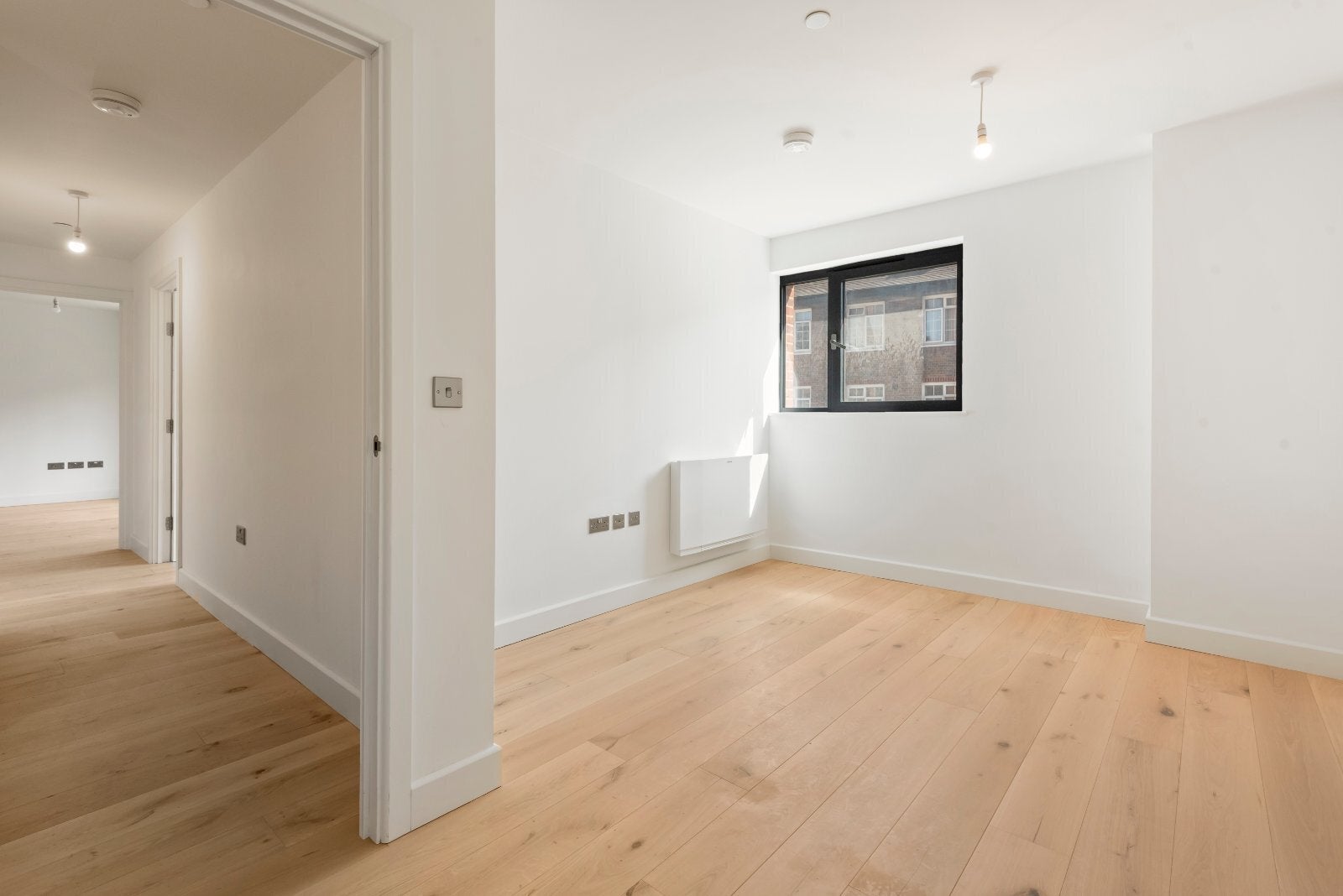 Flat Wilcox Road in Greater London
