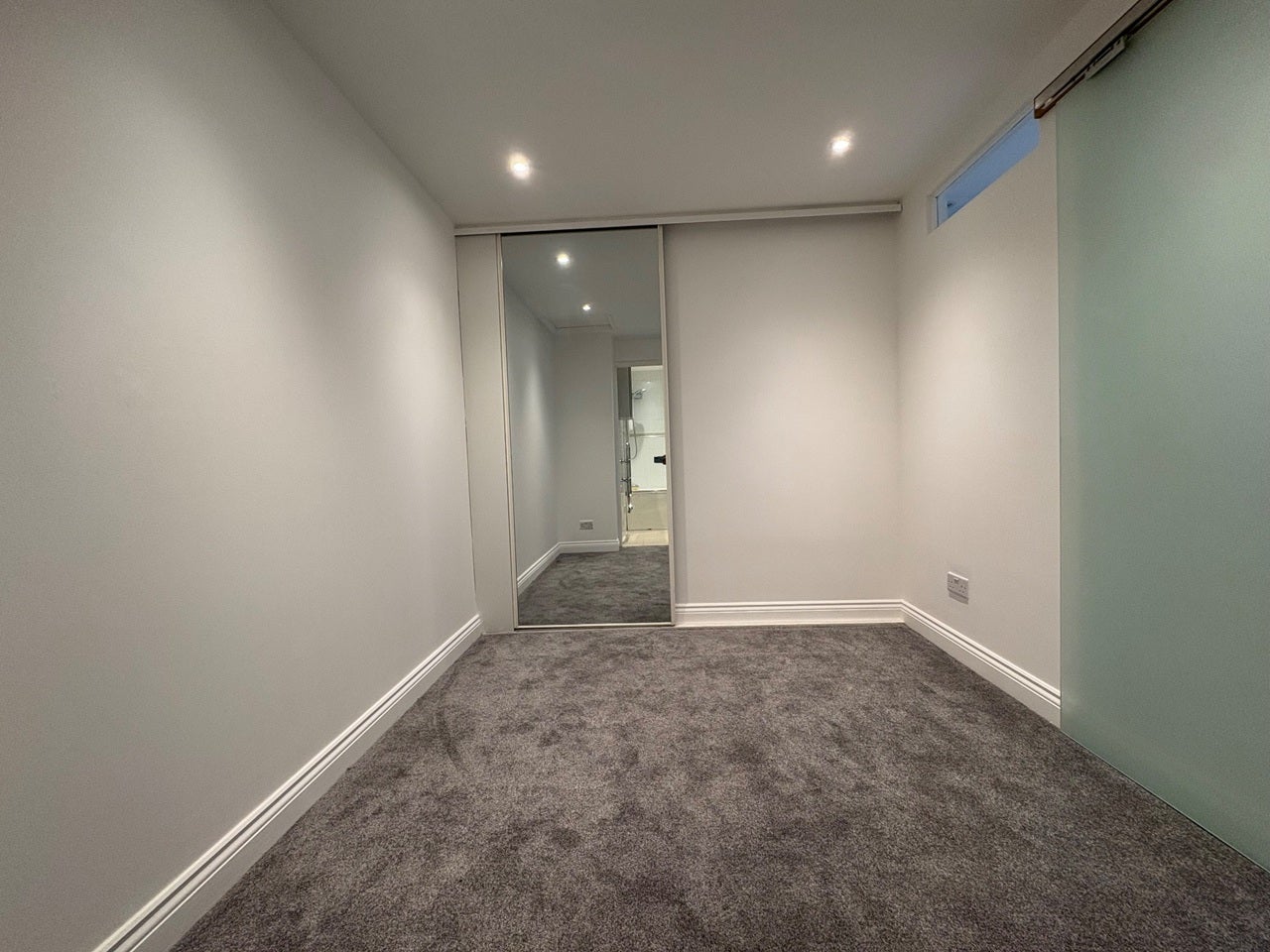 Flat Shurland Avenue in Greater London
