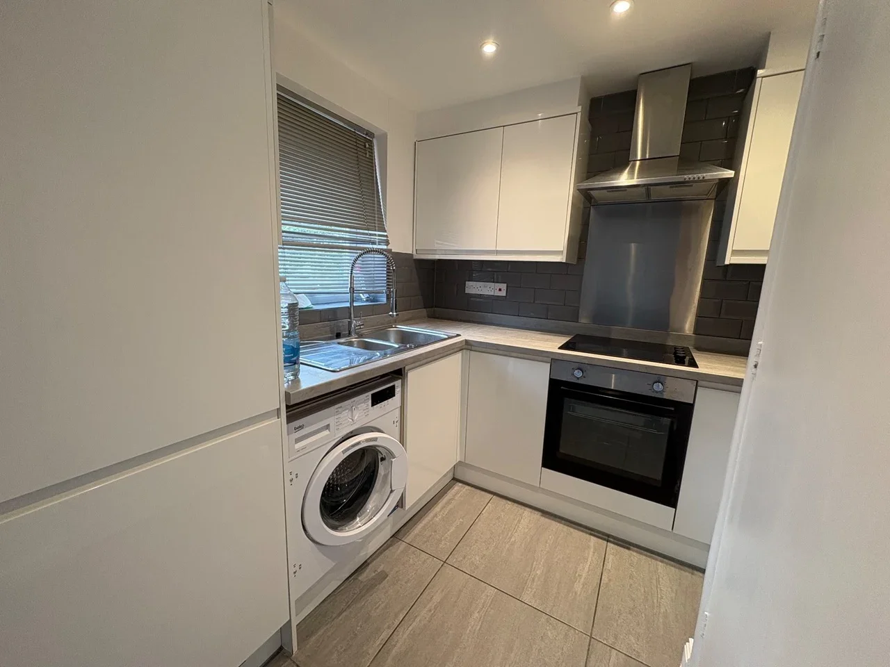 Flat Shurland Avenue in Greater London