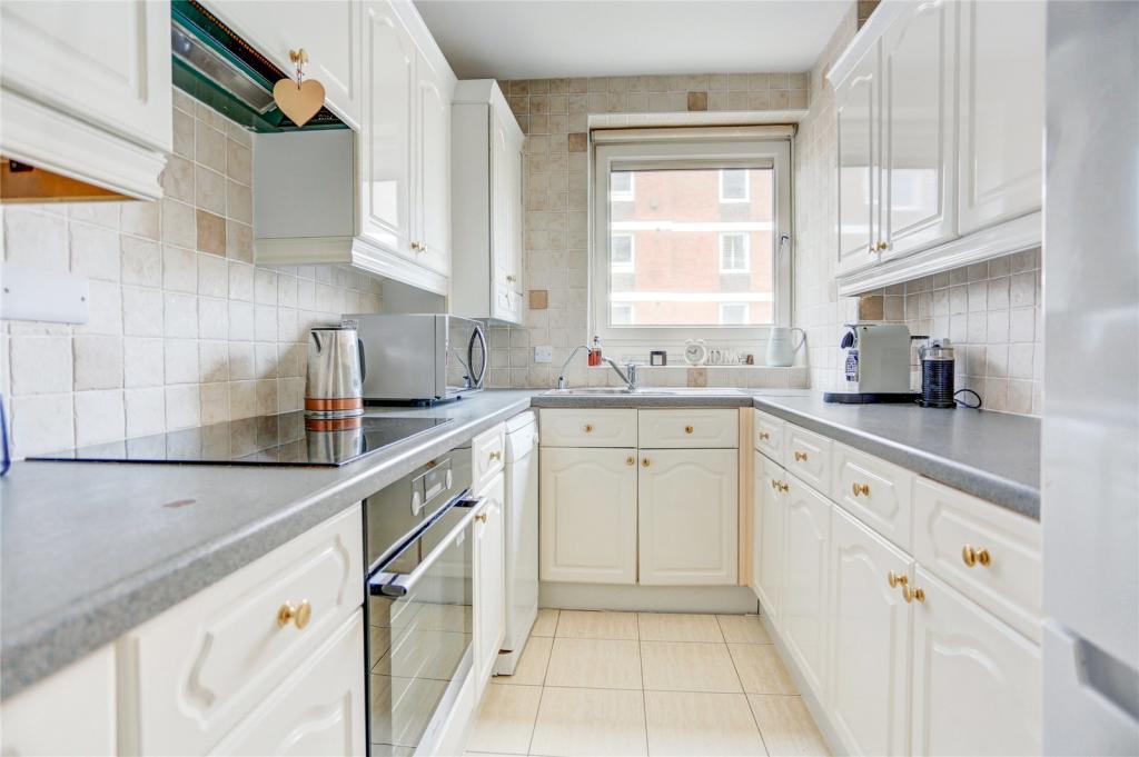 Flat Grand Avenue in Portslade by Sea