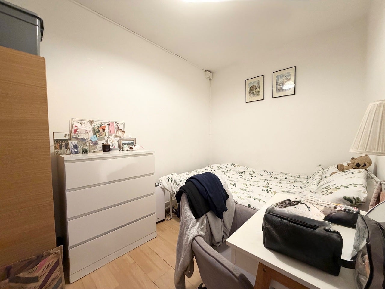 Flat Park Cottages in Greater London