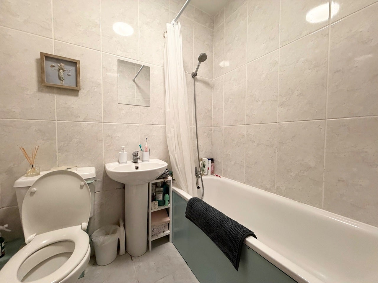 Flat Park Cottages in Greater London