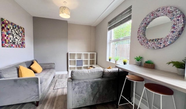 Flat Edmund Road in Sheffield