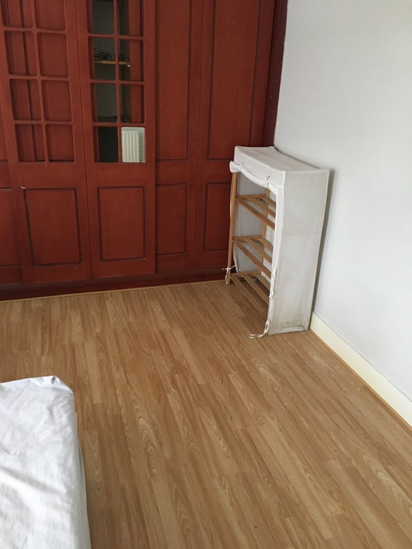Room Whitehorse Road in Greater London