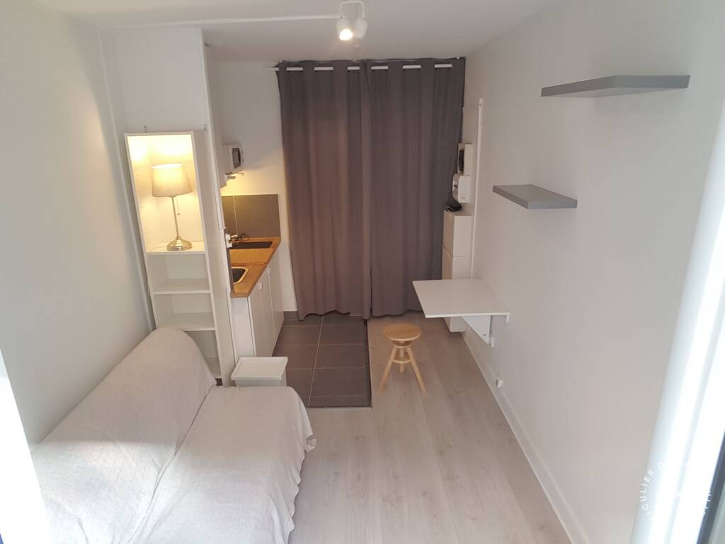 Flat Rue Baron in Paris