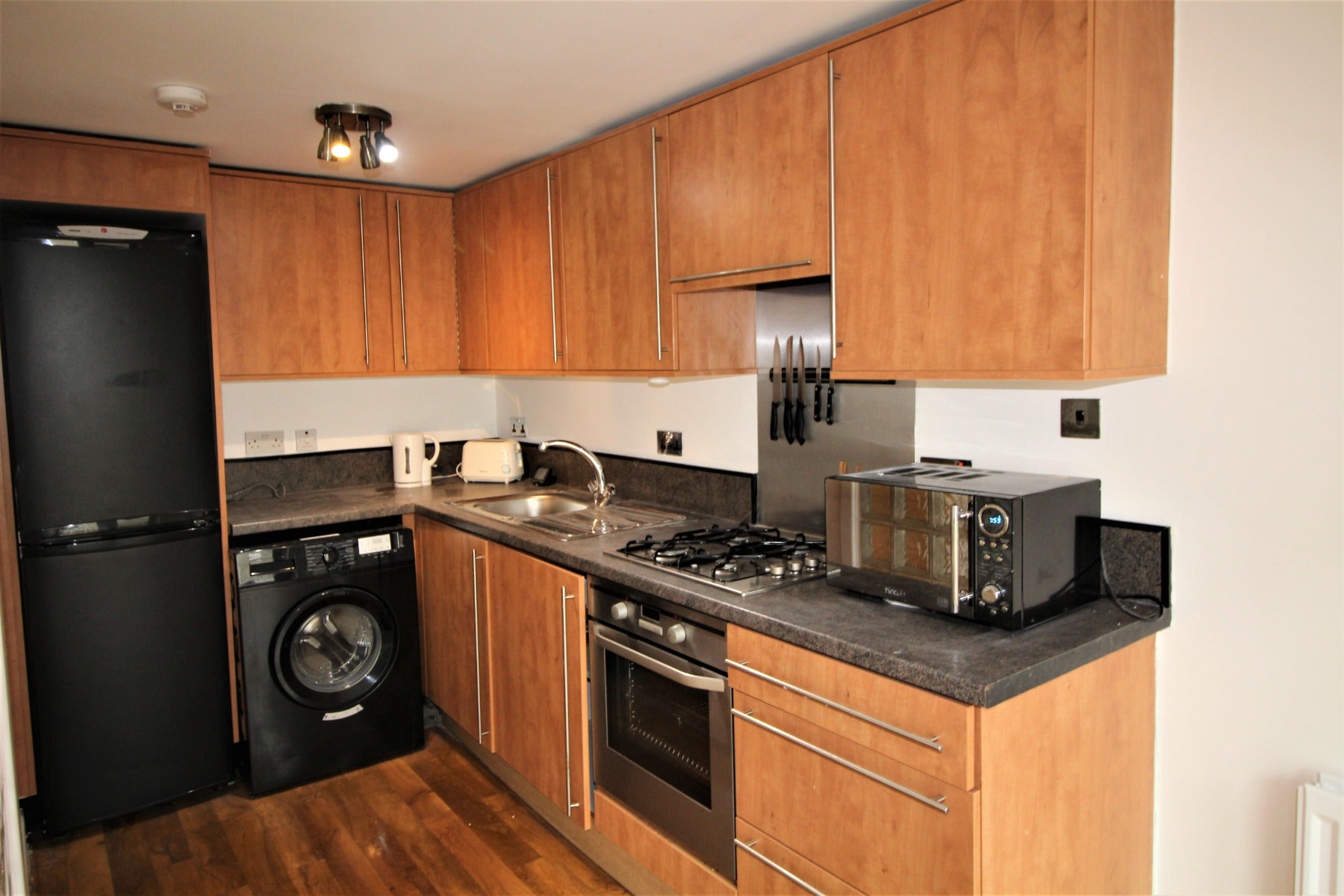 Flat Lochburn Road in Glasgow