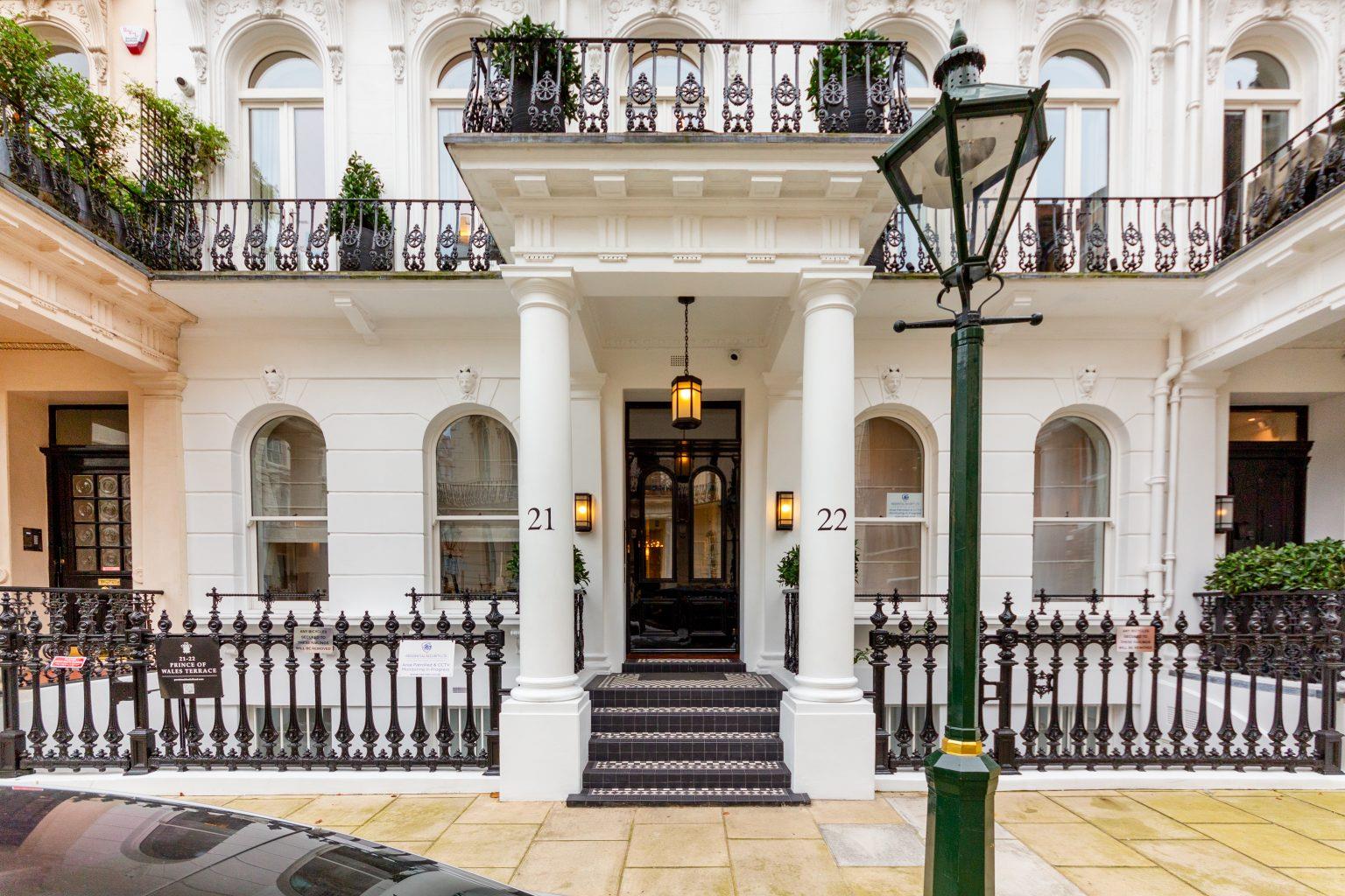 Flat Prince of Wales Terrace in Greater London