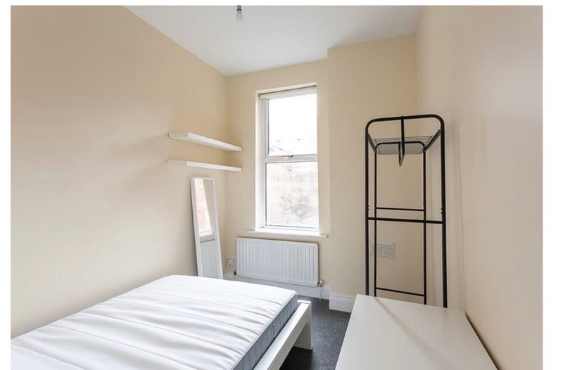 Room Fairfield Road in Newcastle upon Tyne