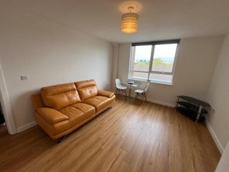 Flat Skerton Road in Manchester