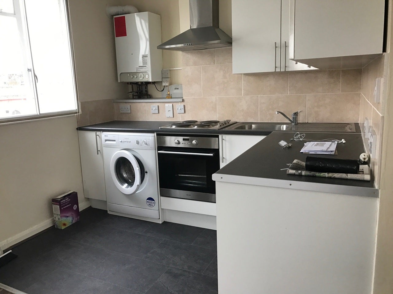 Flat Hogarth Road in Greater London