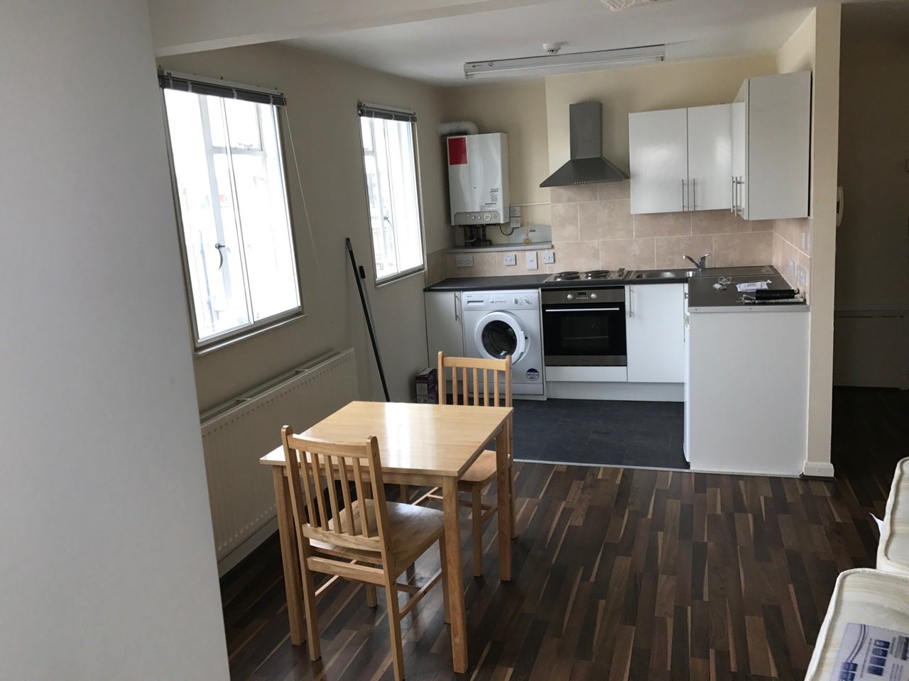 Flat Hogarth Road in Greater London