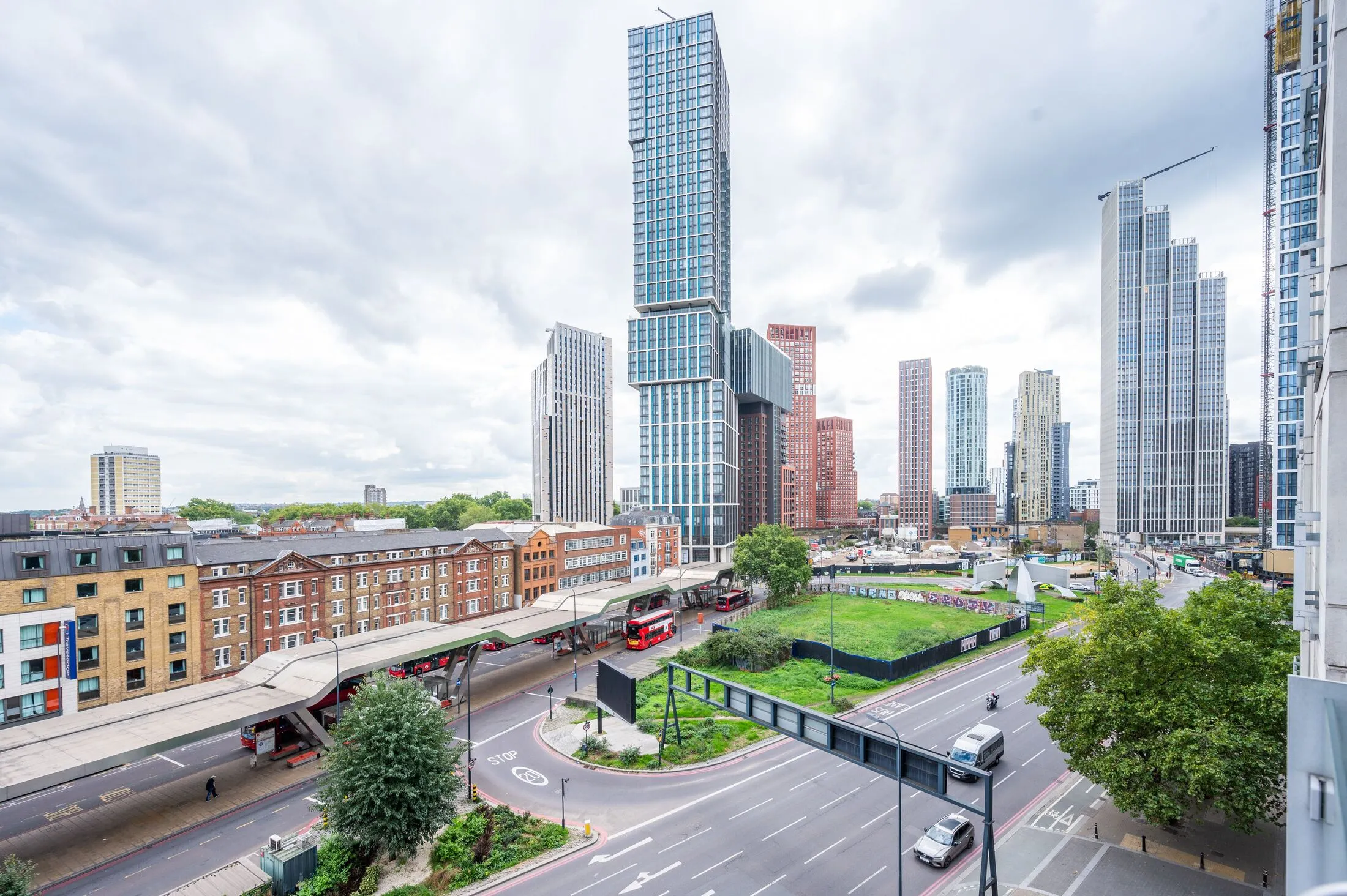 Flat Bridgefoot in Greater London