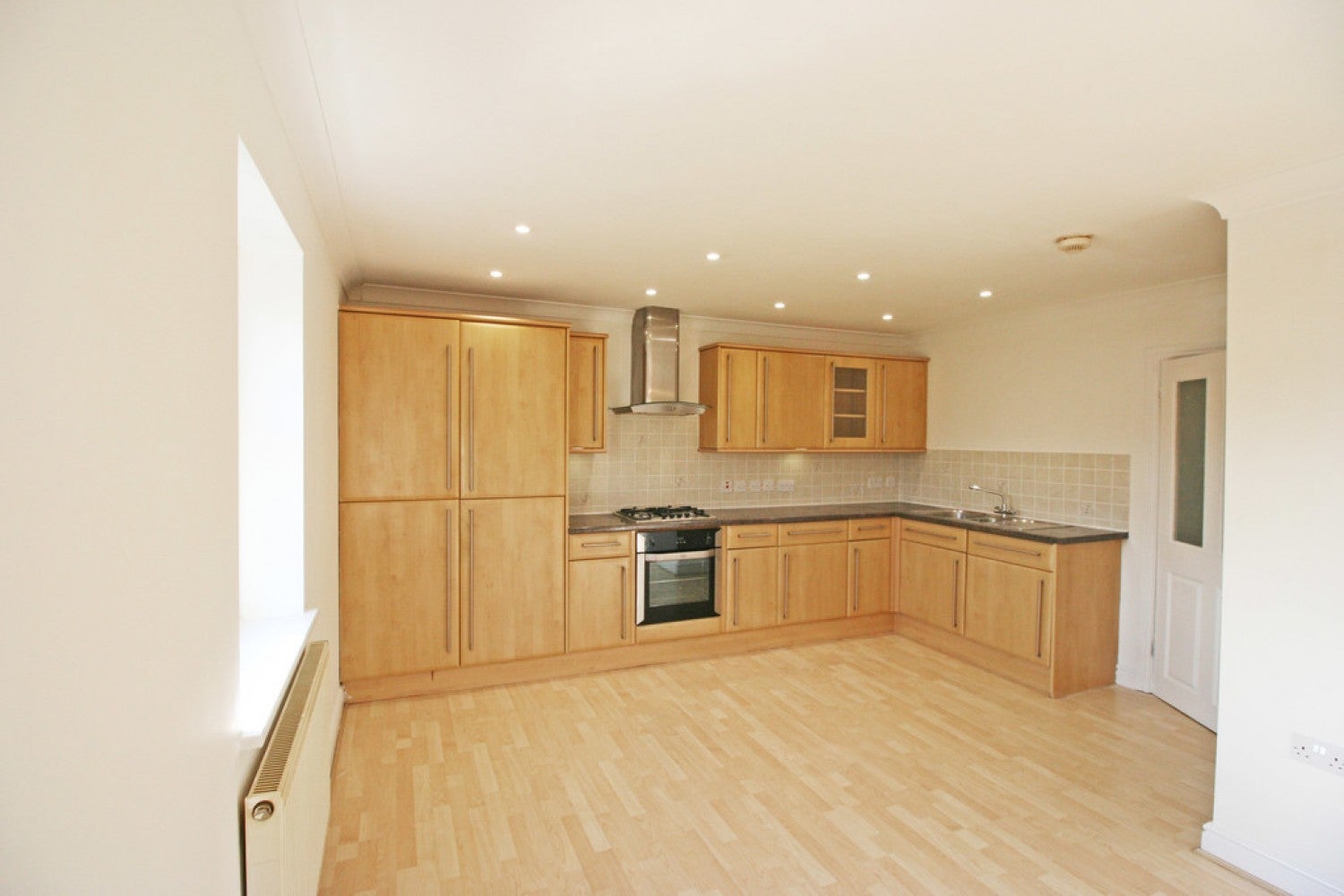 Flat Kennedy Road in Horsham