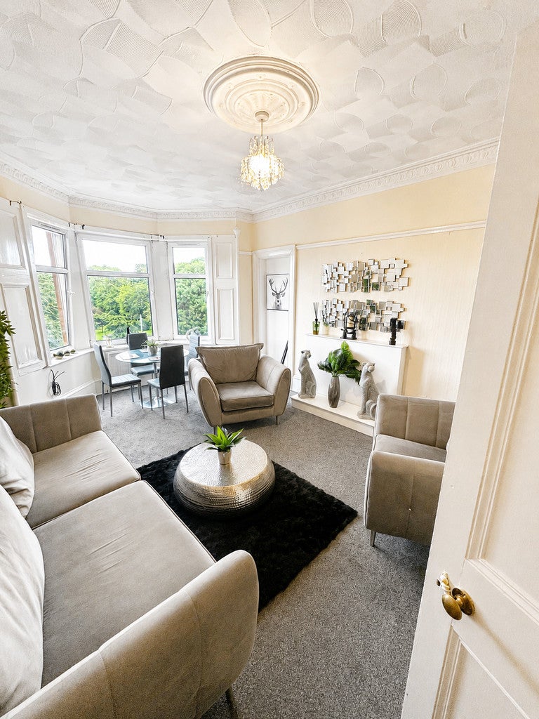 Flat Alexandra Parade in Glasgow