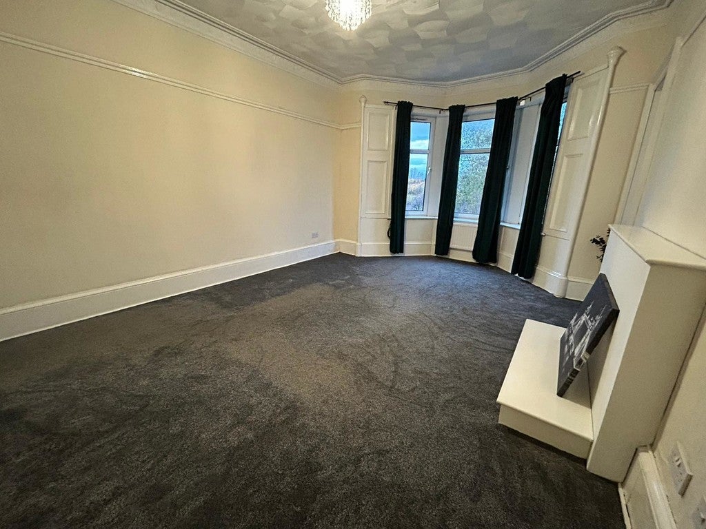 Flat Alexandra Parade in Glasgow