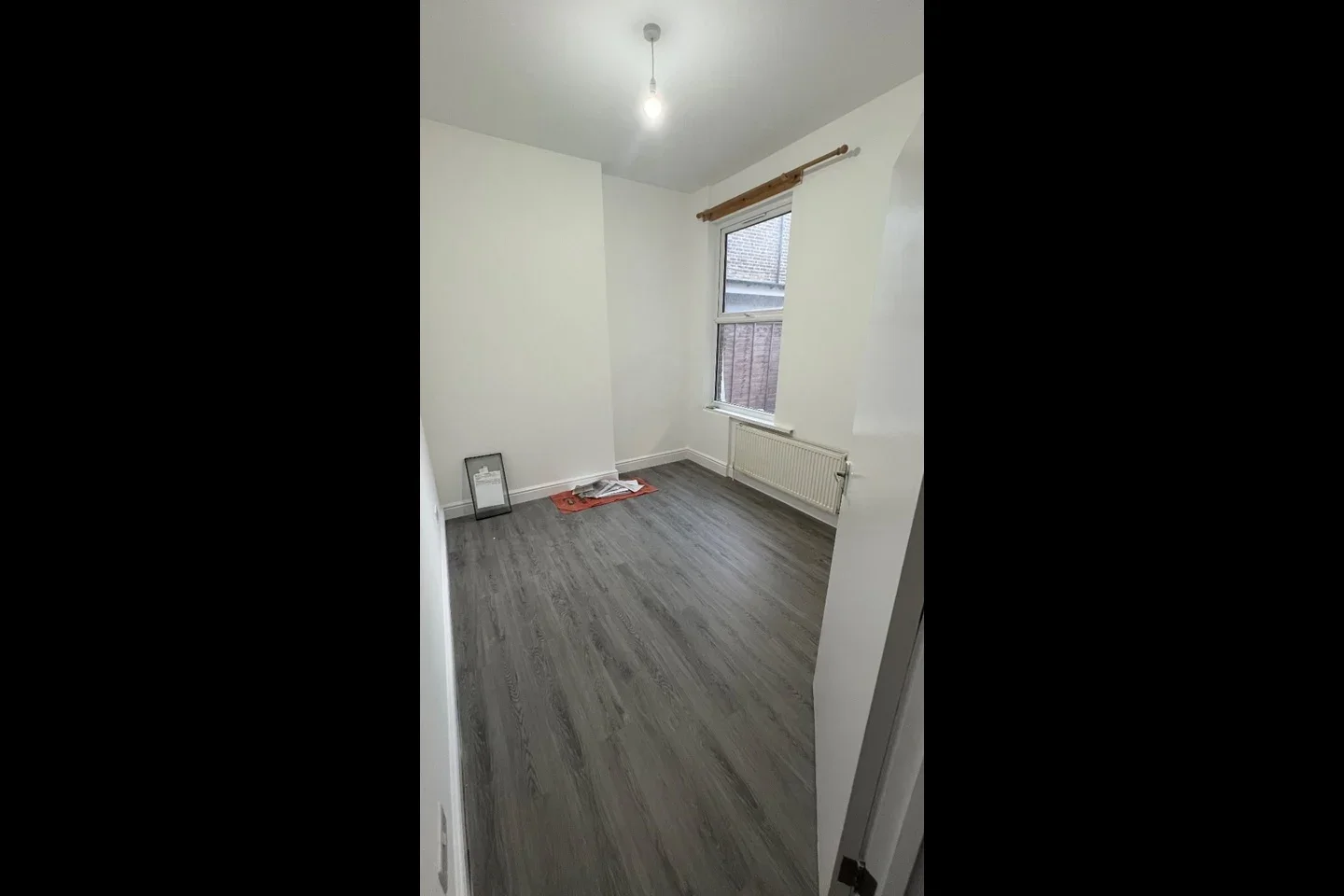 Flat Bensham Manor Road in Greater London