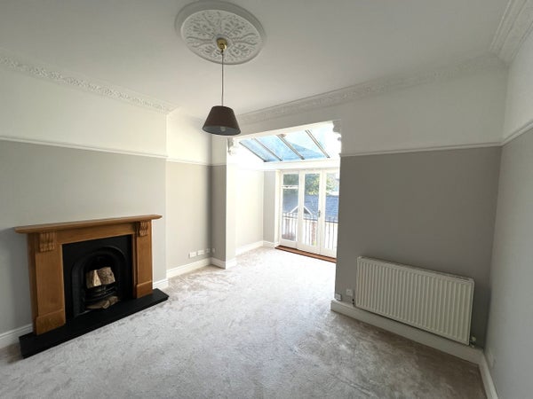 Flat Ditton Road in London