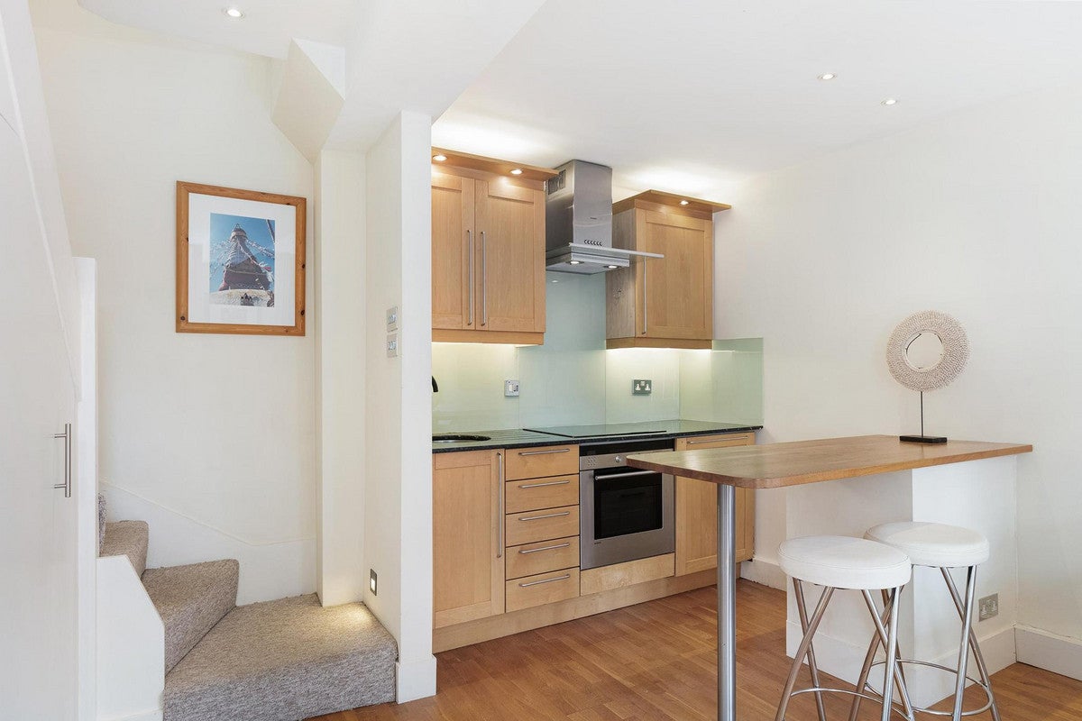 House Royal Crescent Mews in Greater London
