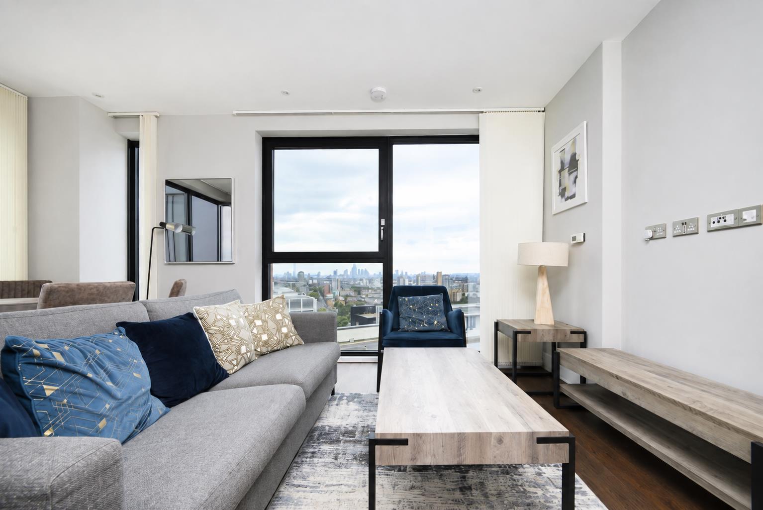 Flat Silvocea Way in Greater London