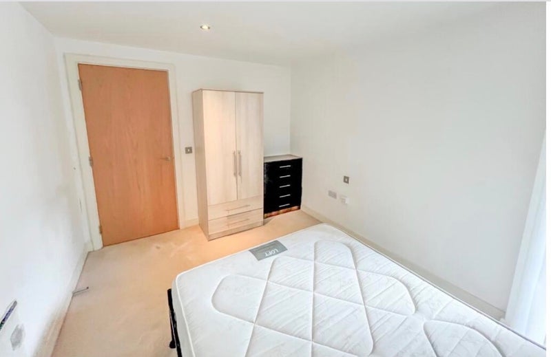 Room Chadwick Street in Leeds