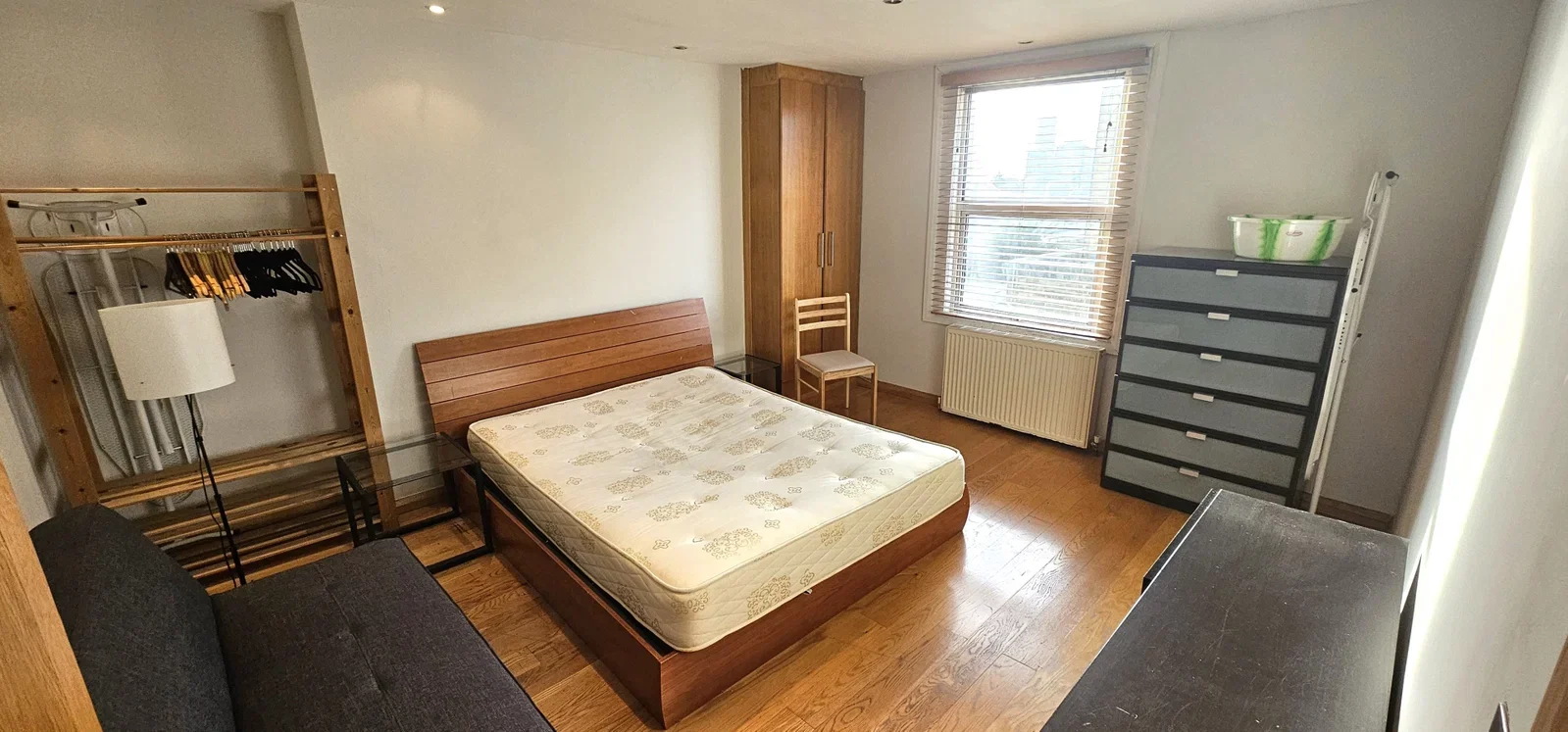 Flat New Road in Greater London
