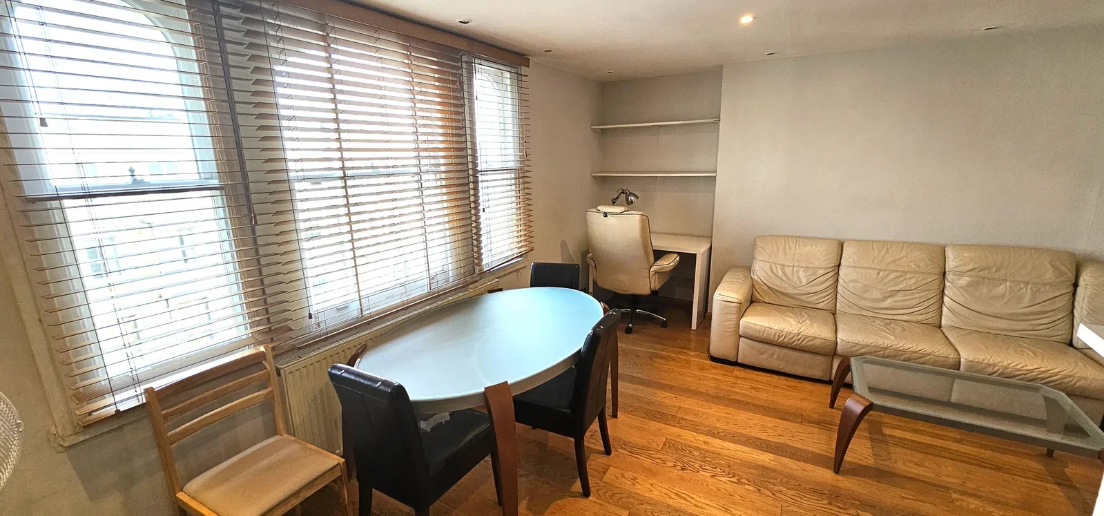 Flat New Road in Greater London