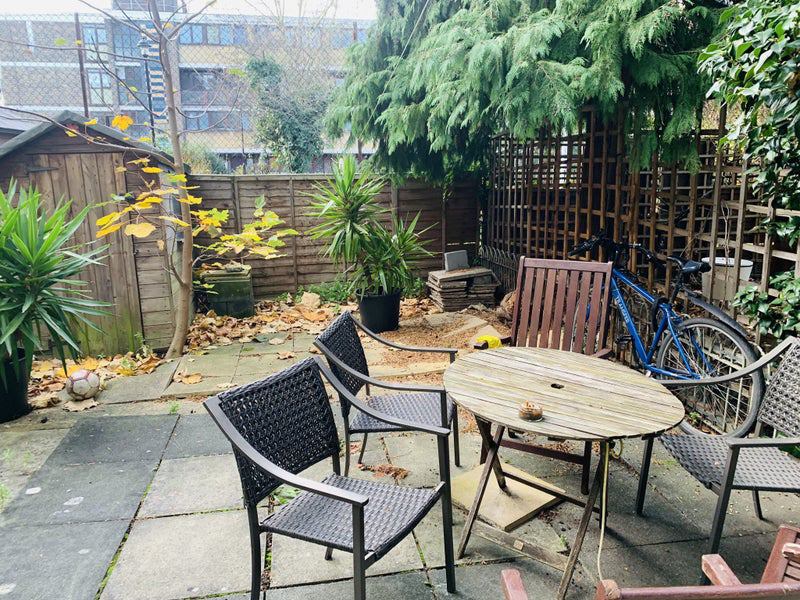 Room Crondall Street in Greater London