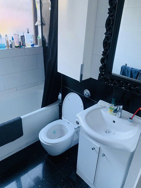 Room Crondall Street in Greater London