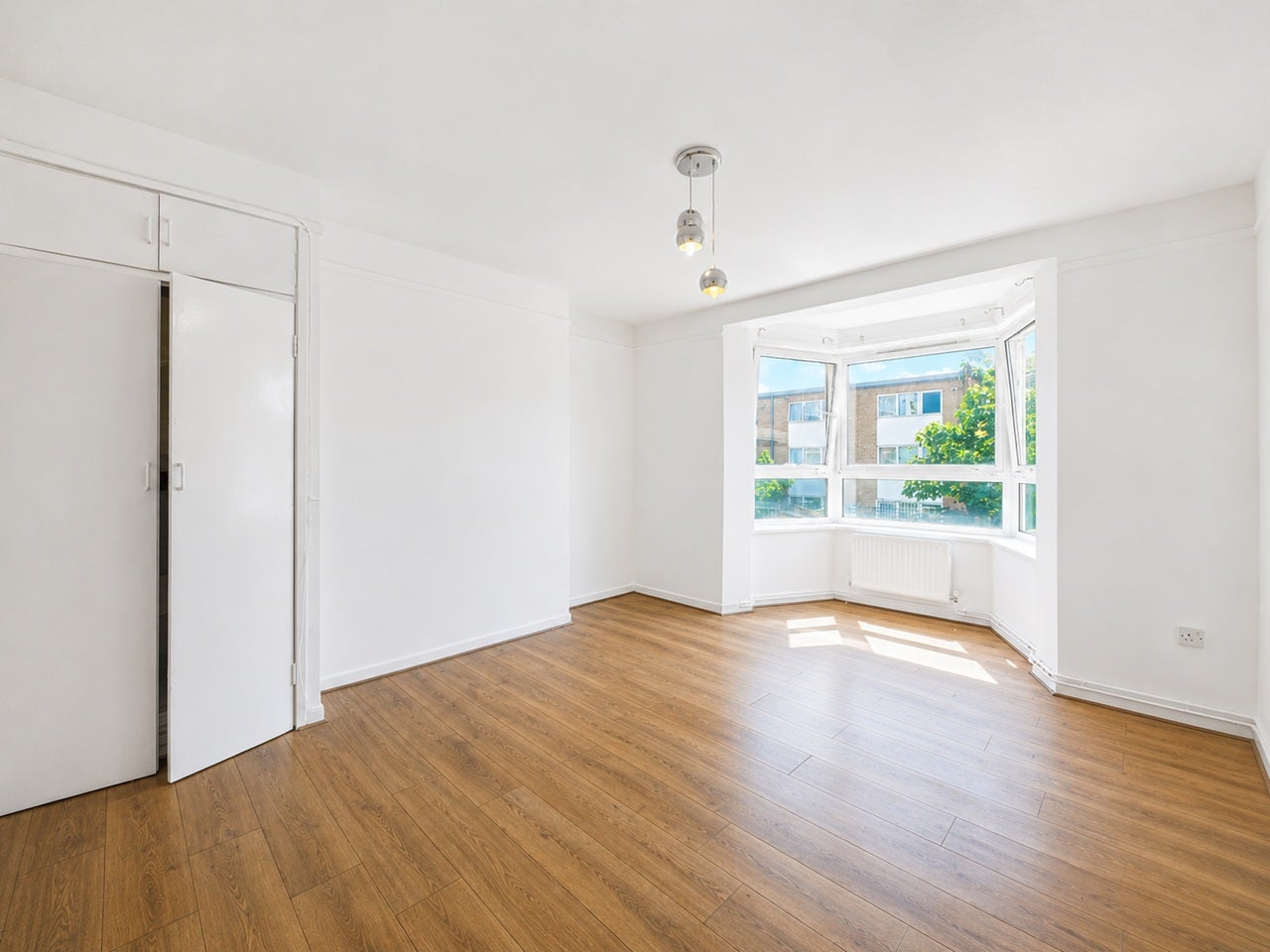 Flat Brickfield Road in Greater London
