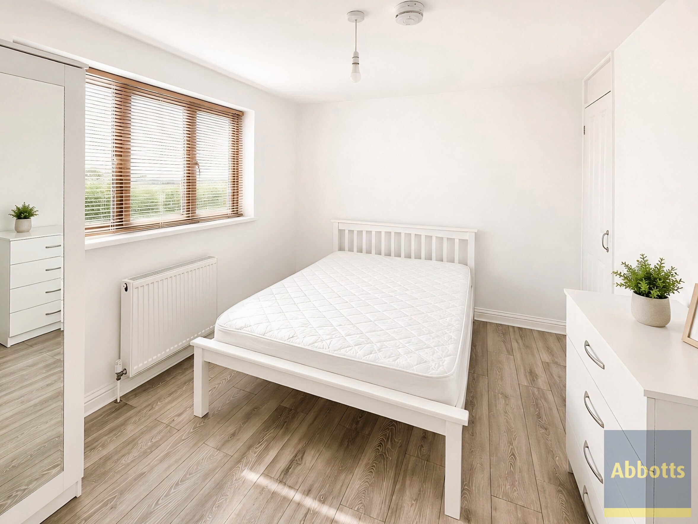 Room Norwood End in Basildon