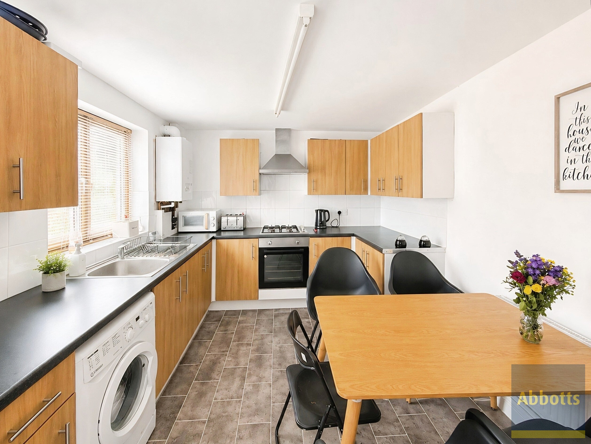 Room Norwood End in Basildon